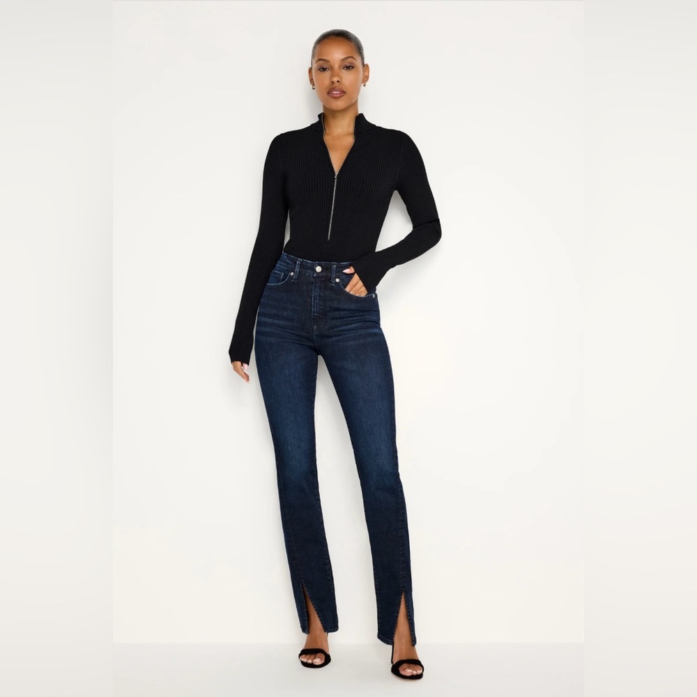 Good American always fits classic slim straight jeans